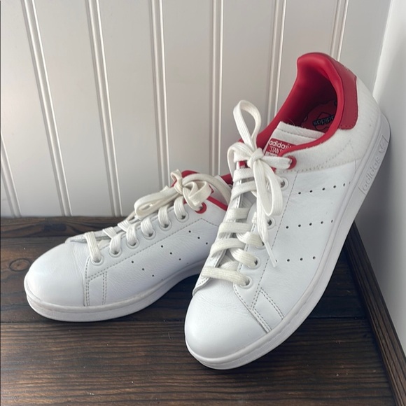 Adidas Classic White Stan Smith Sneakers Red Valentines Day Limited Edition - Picture 1 of 8